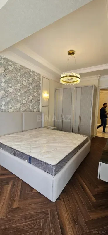 Kirayə verilir 3 otaqlı mənzil 113 m²