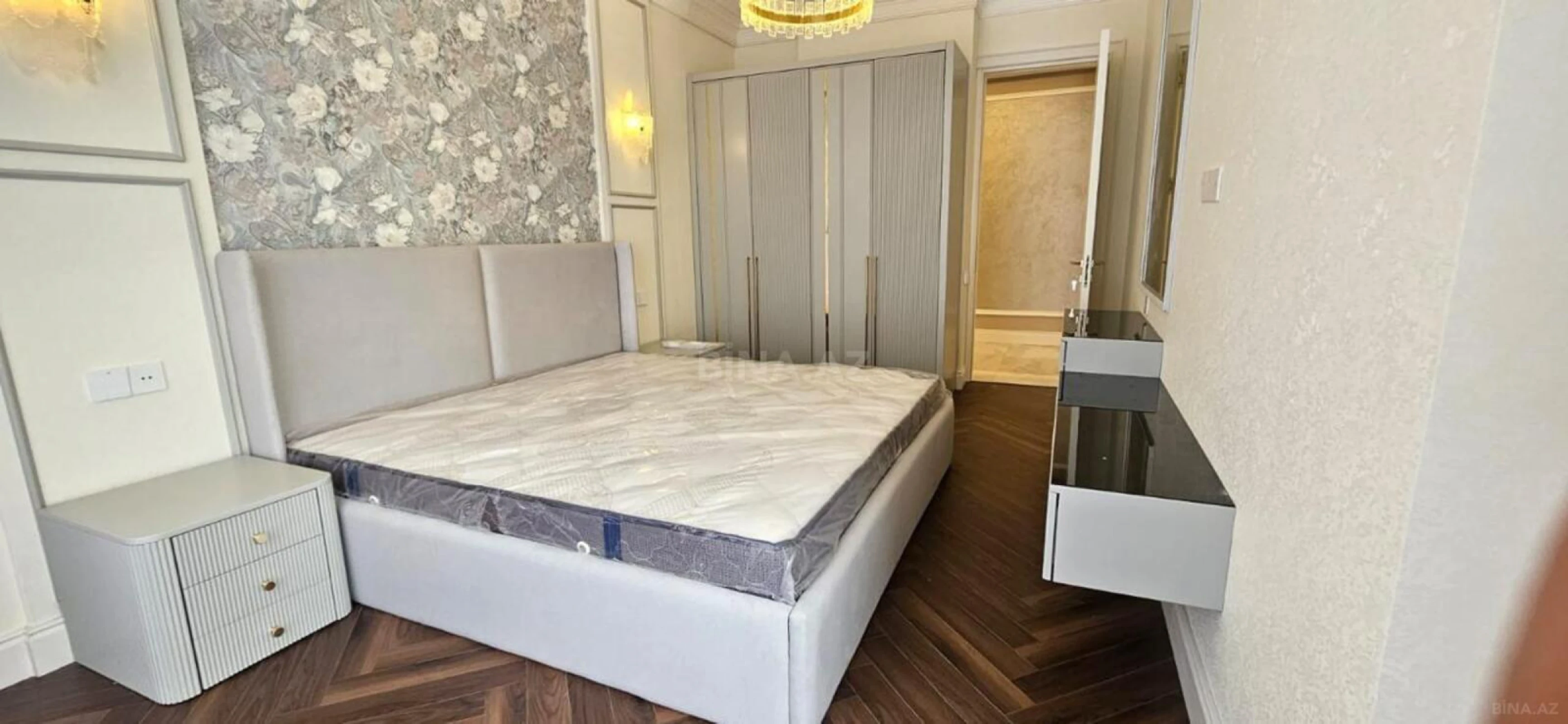 Kirayə verilir 3 otaqlı mənzil 113 m²