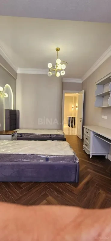 Kirayə verilir 3 otaqlı mənzil 113 m²