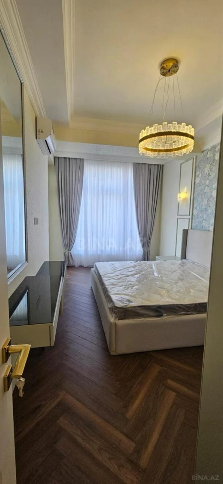 Kirayə verilir 3 otaqlı mənzil 113 m²