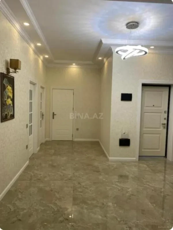 Kirayə verilir 3 otaqlı mənzil 140 m²