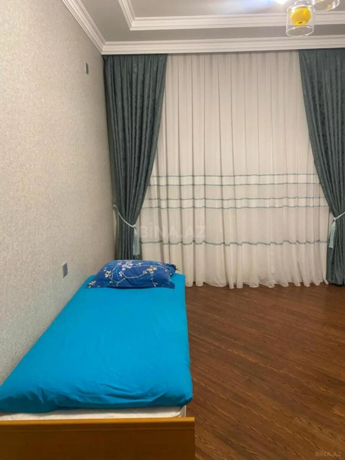 Kirayə verilir 3 otaqlı mənzil 140 m²