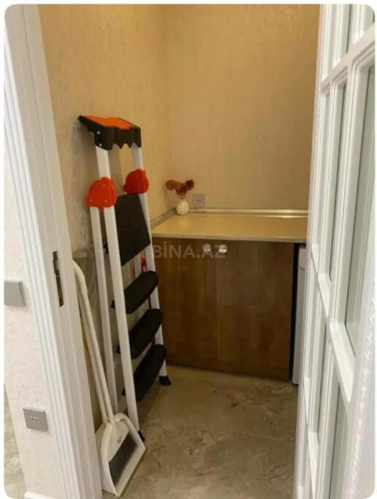 Kirayə verilir 3 otaqlı mənzil 140 m²