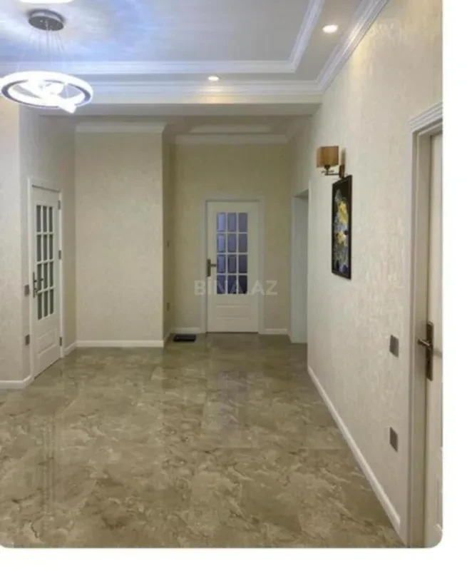 Kirayə verilir 3 otaqlı mənzil 140 m²