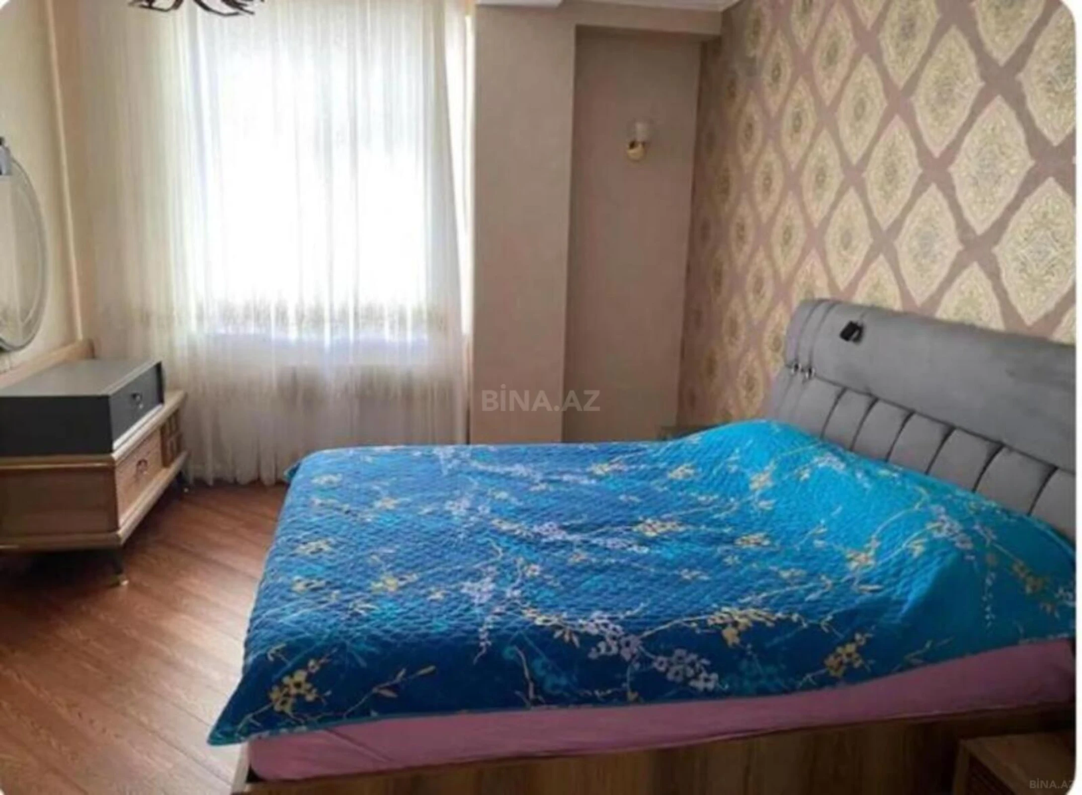 Kirayə verilir 3 otaqlı mənzil 140 m²