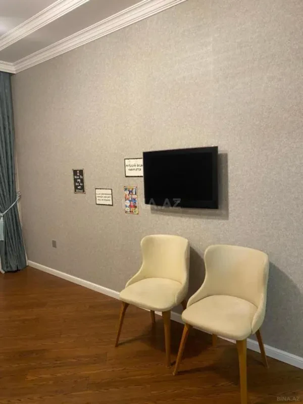 Kirayə verilir 3 otaqlı mənzil 140 m²