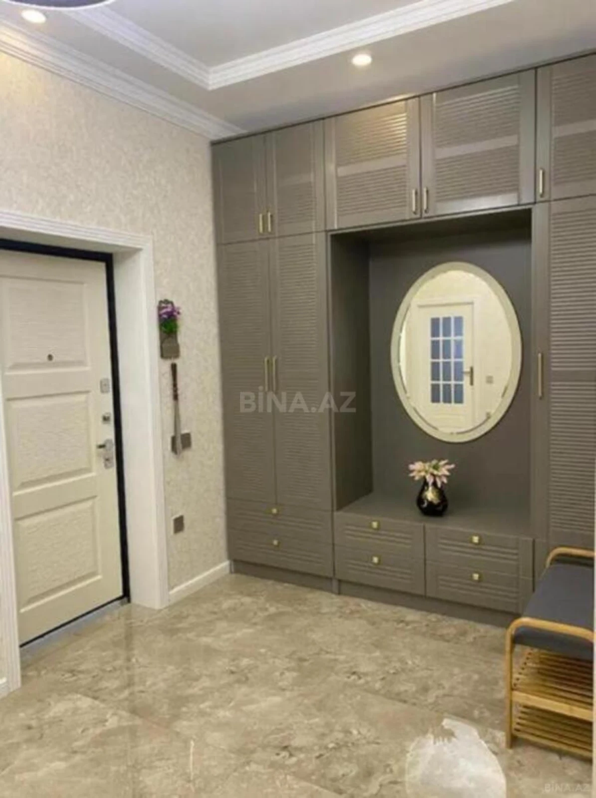 Kirayə verilir 3 otaqlı mənzil 140 m²