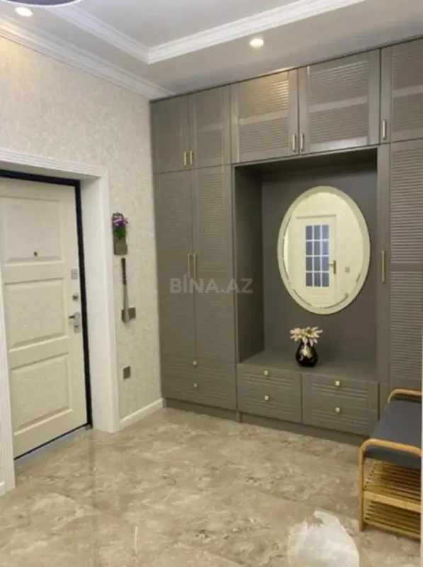 Kirayə verilir 3 otaqlı mənzil 140 m²