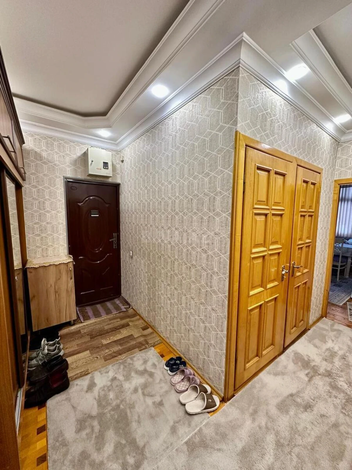 Satılır 5 otaqlı mənzil 130 m²