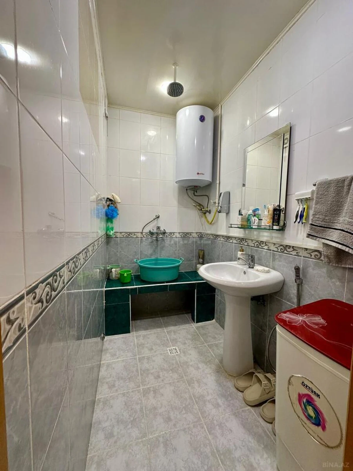 Satılır 5 otaqlı mənzil 130 m²
