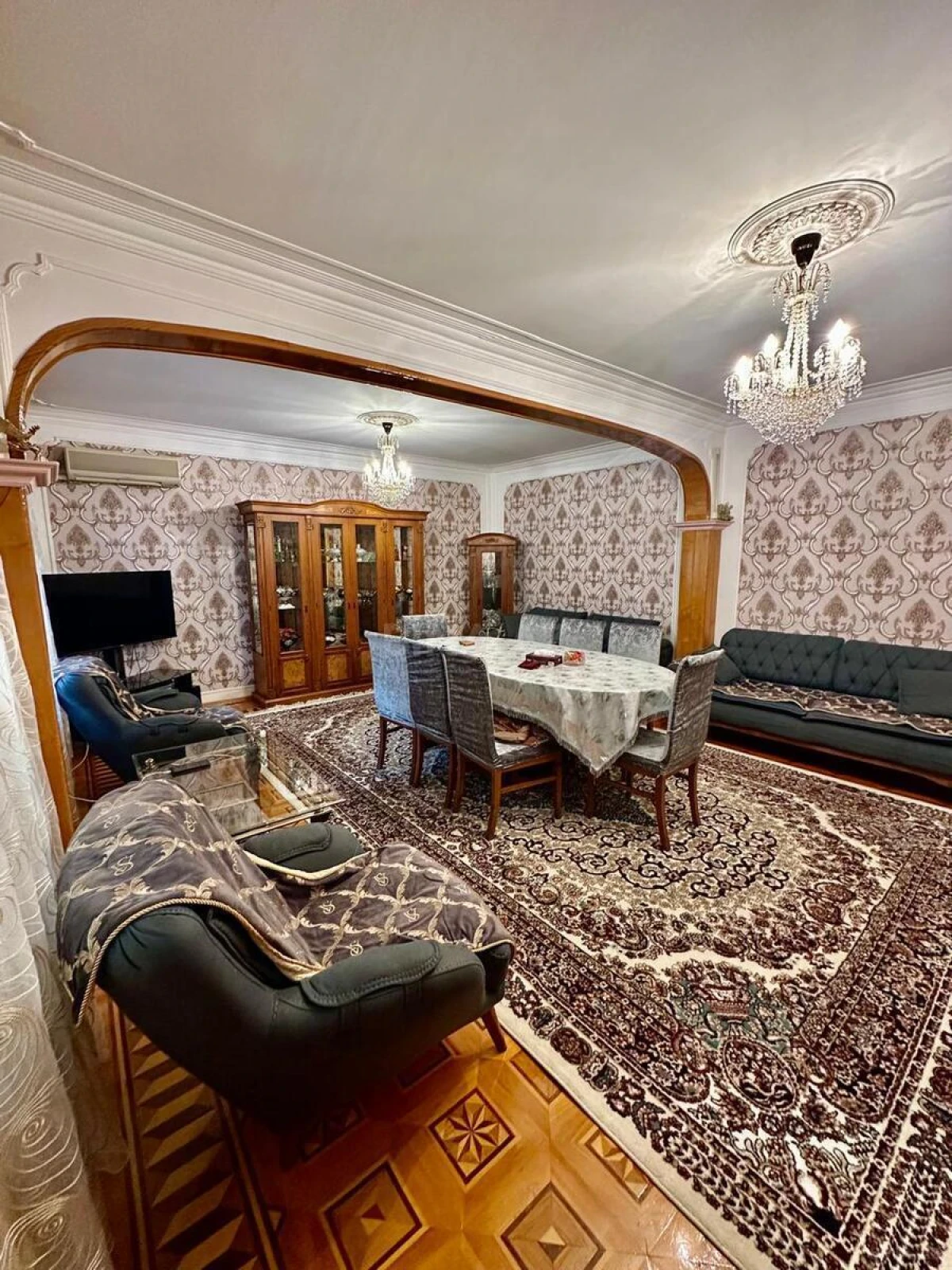 Satılır 5 otaqlı mənzil 130 m²