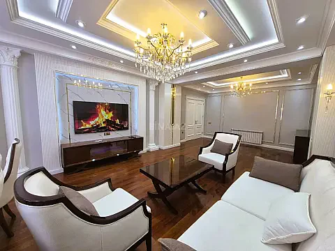 Satılır 4 otaqlı mənzil 174 m²
