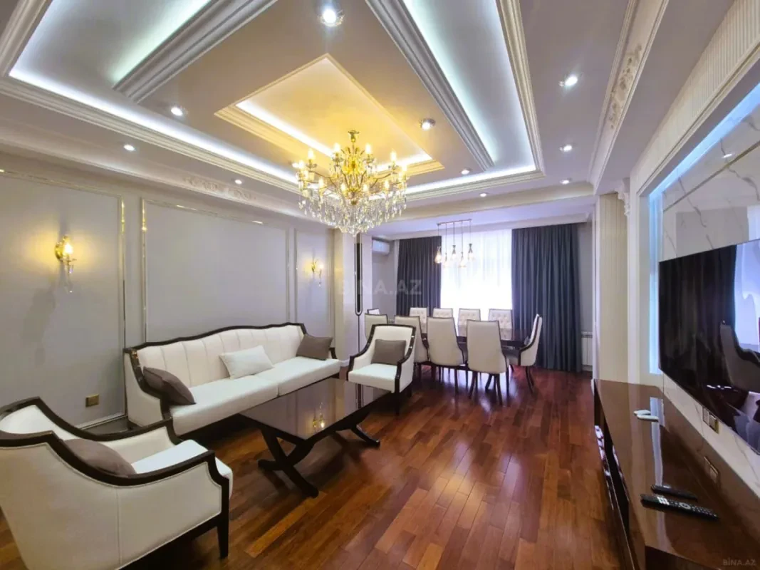 Satılır 4 otaqlı mənzil 174 m²