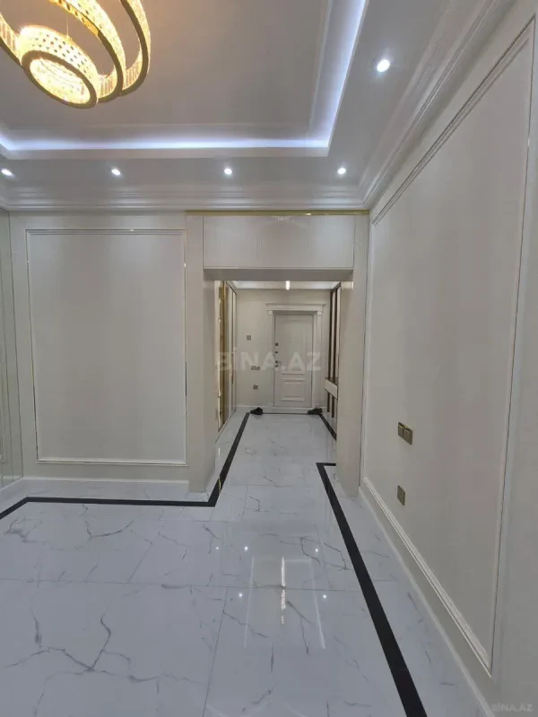 Satılır 4 otaqlı mənzil 174 m²