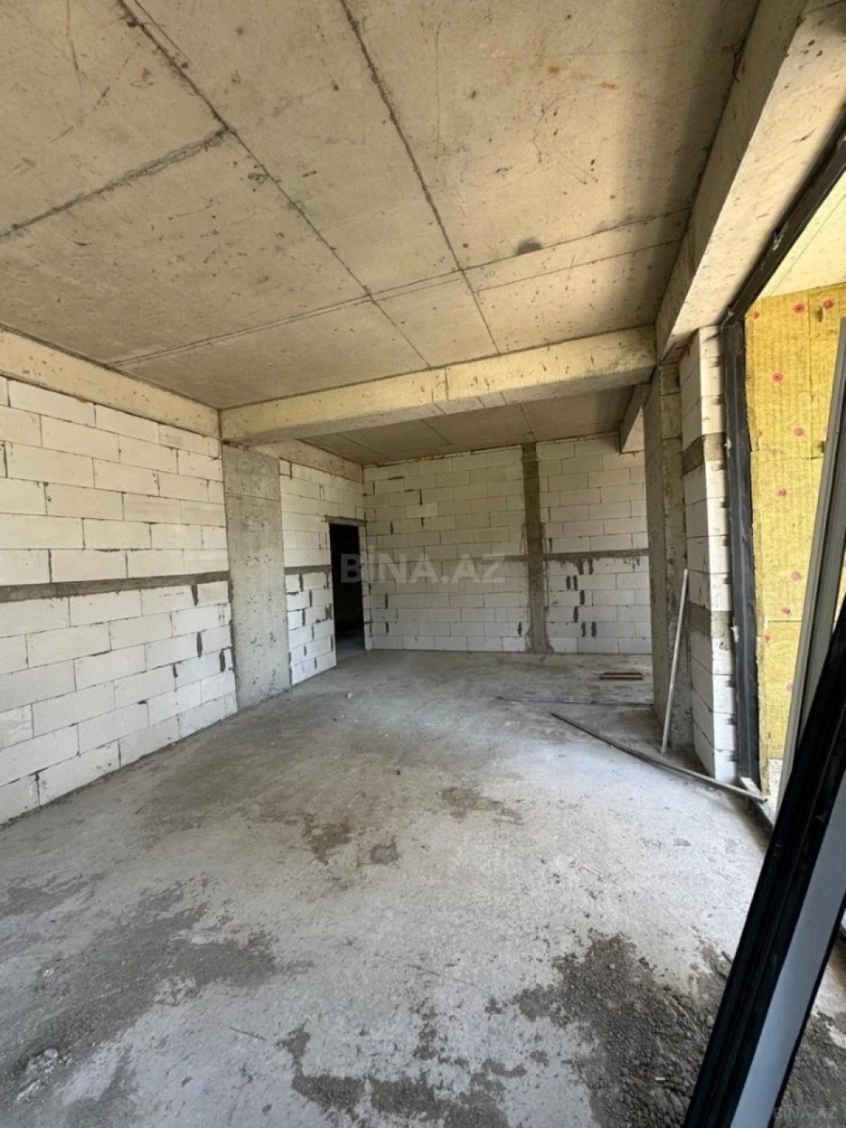 Satılır 2 otaqlı mənzil 72 m²
