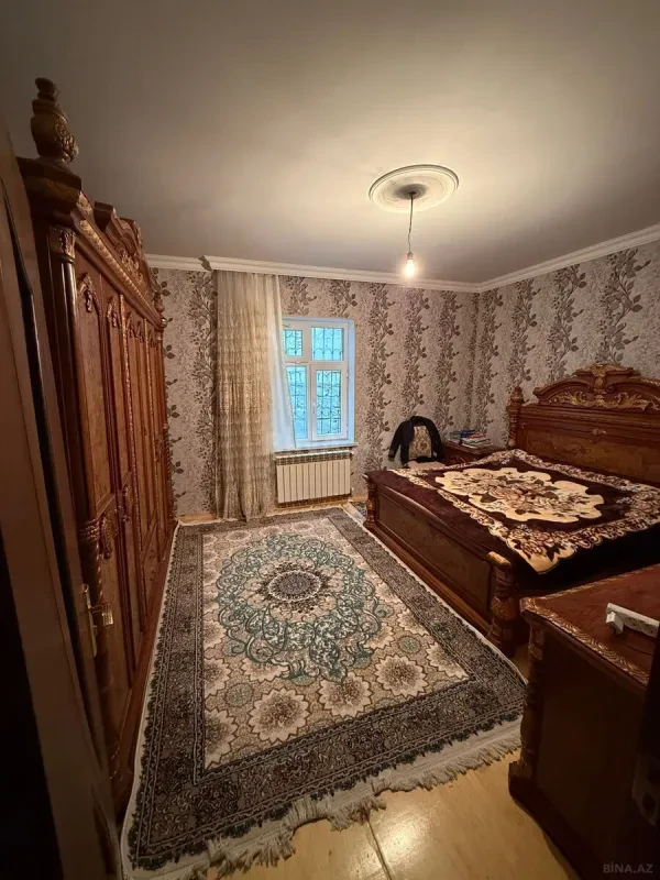 Satılır 4 otaqlı həyət evi 200 m²