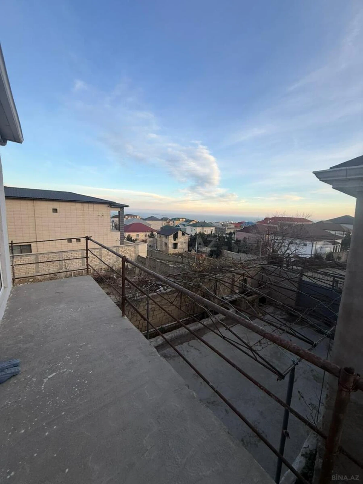 Satılır 4 otaqlı həyət evi 200 m²