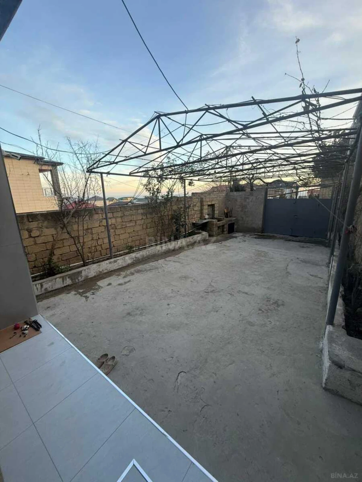 Satılır 4 otaqlı həyət evi 200 m²