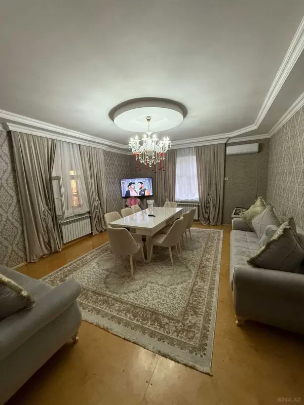 Satılır 4 otaqlı həyət evi 200 m²