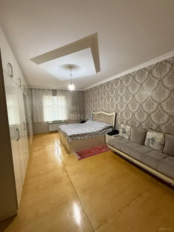 Satılır 4 otaqlı həyət evi 200 m²
