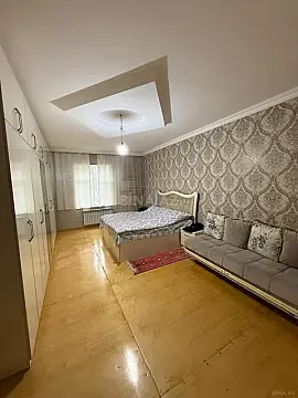 Satılır 4 otaqlı həyət evi 200 m²