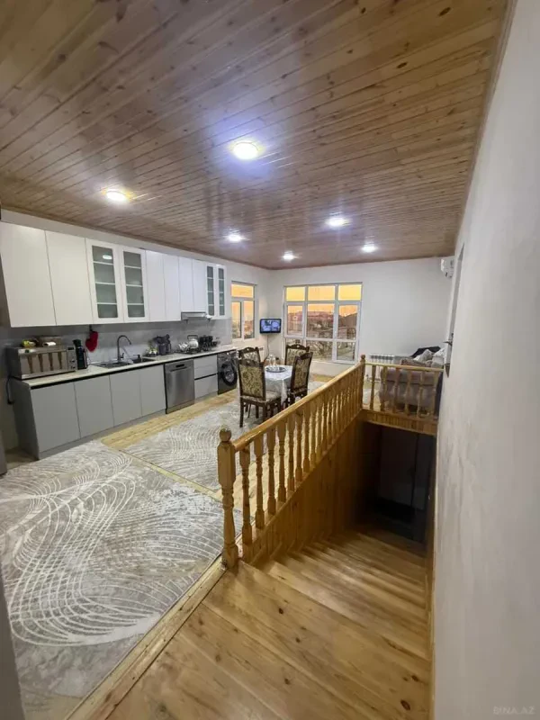 Satılır 4 otaqlı həyət evi 200 m²