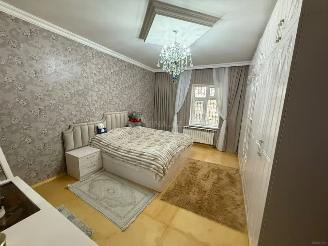 Satılır 4 otaqlı həyət evi 200 m²