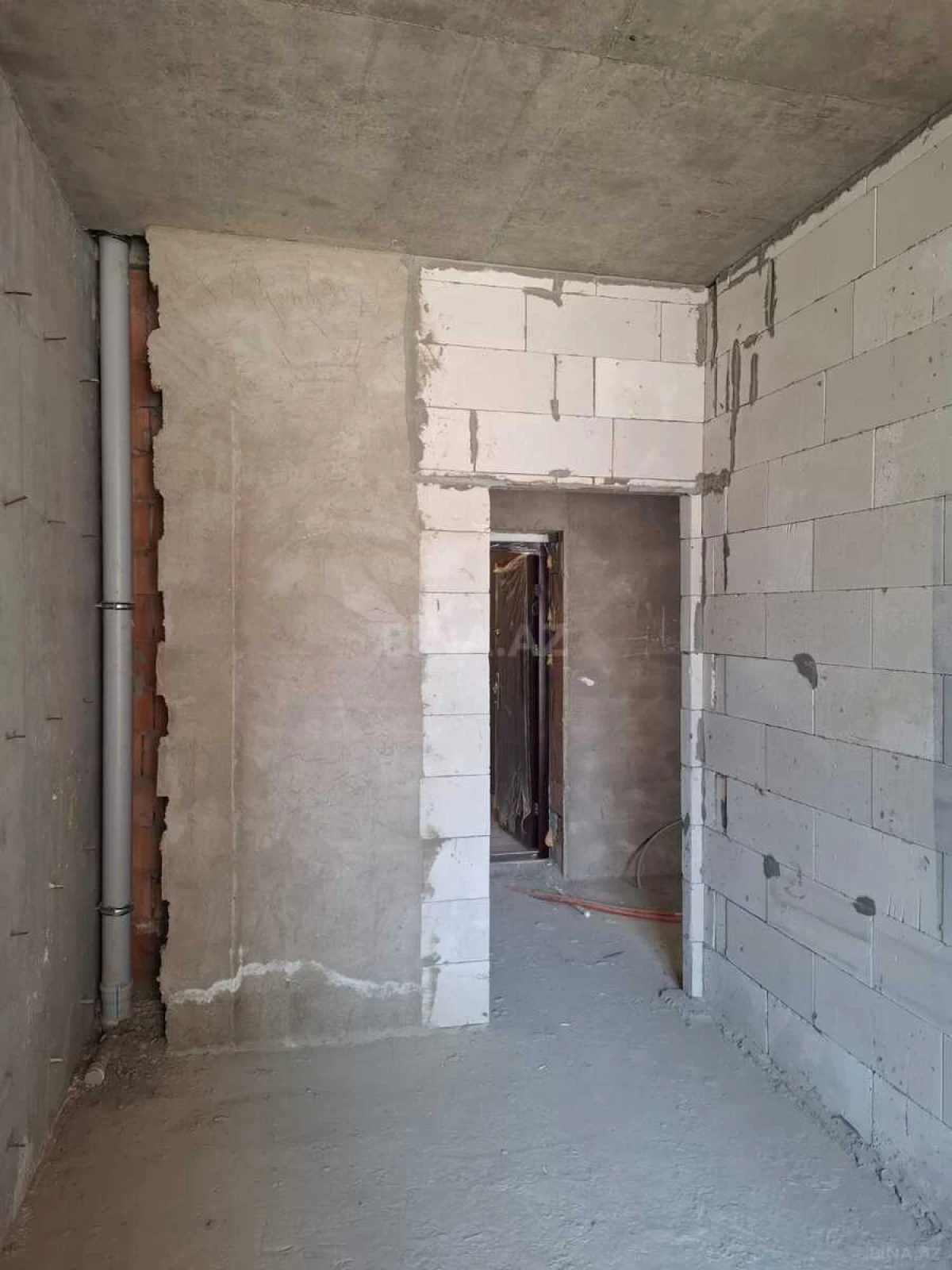 Satılır 1 otaqlı mənzil 53 m²