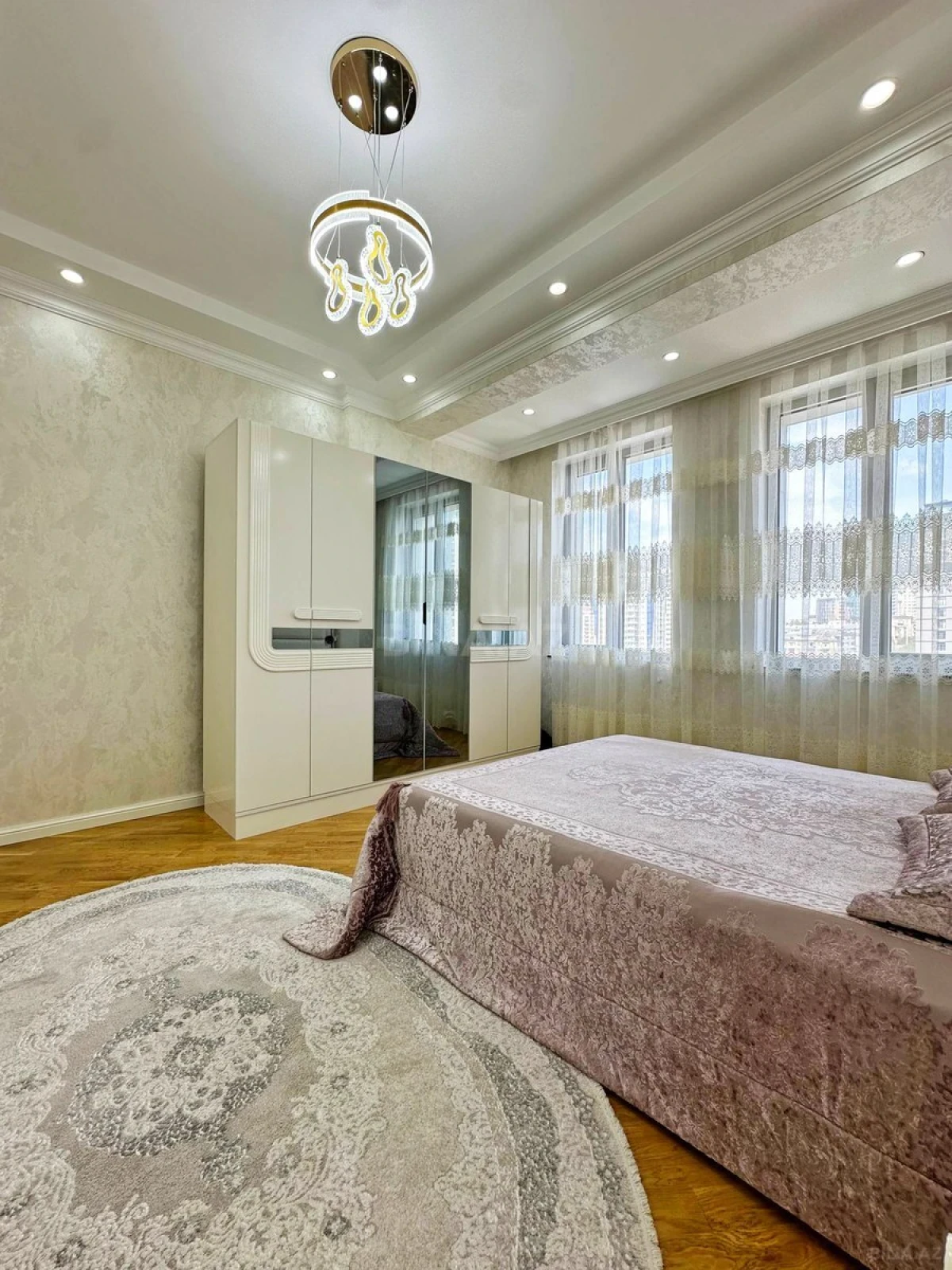 Satılır 3 otaqlı mənzil 109 m²