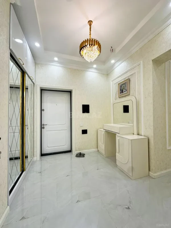 Satılır 3 otaqlı mənzil 109 m²