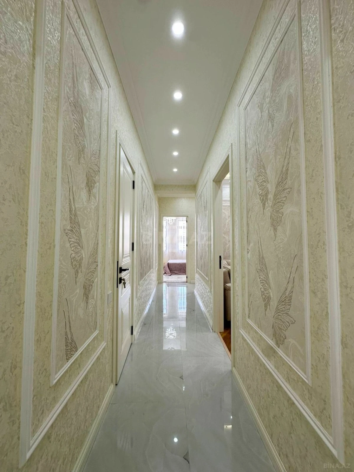Satılır 3 otaqlı mənzil 109 m²