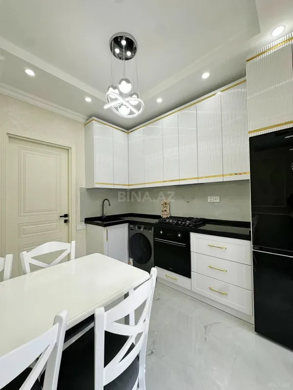 Satılır 3 otaqlı mənzil 109 m²