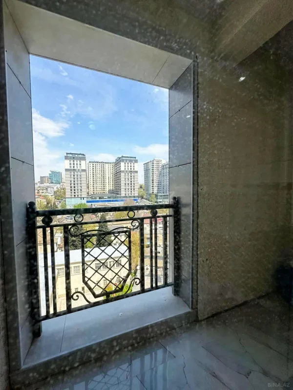 Satılır 3 otaqlı mənzil 109 m²