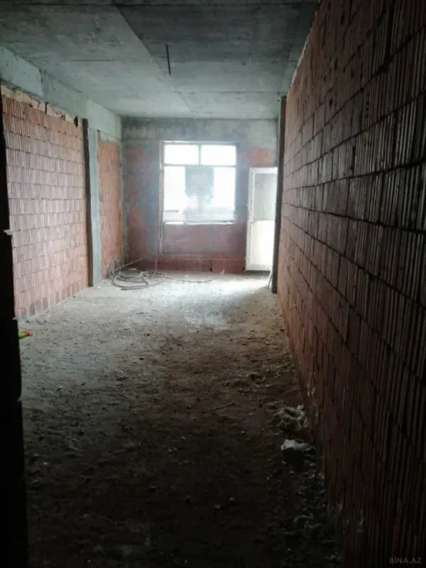 Satılır 2 otaqlı mənzil 105 m²