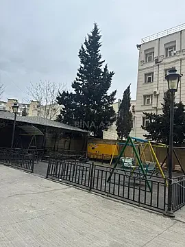 Satılır 2 otaqlı mənzil 105 m²