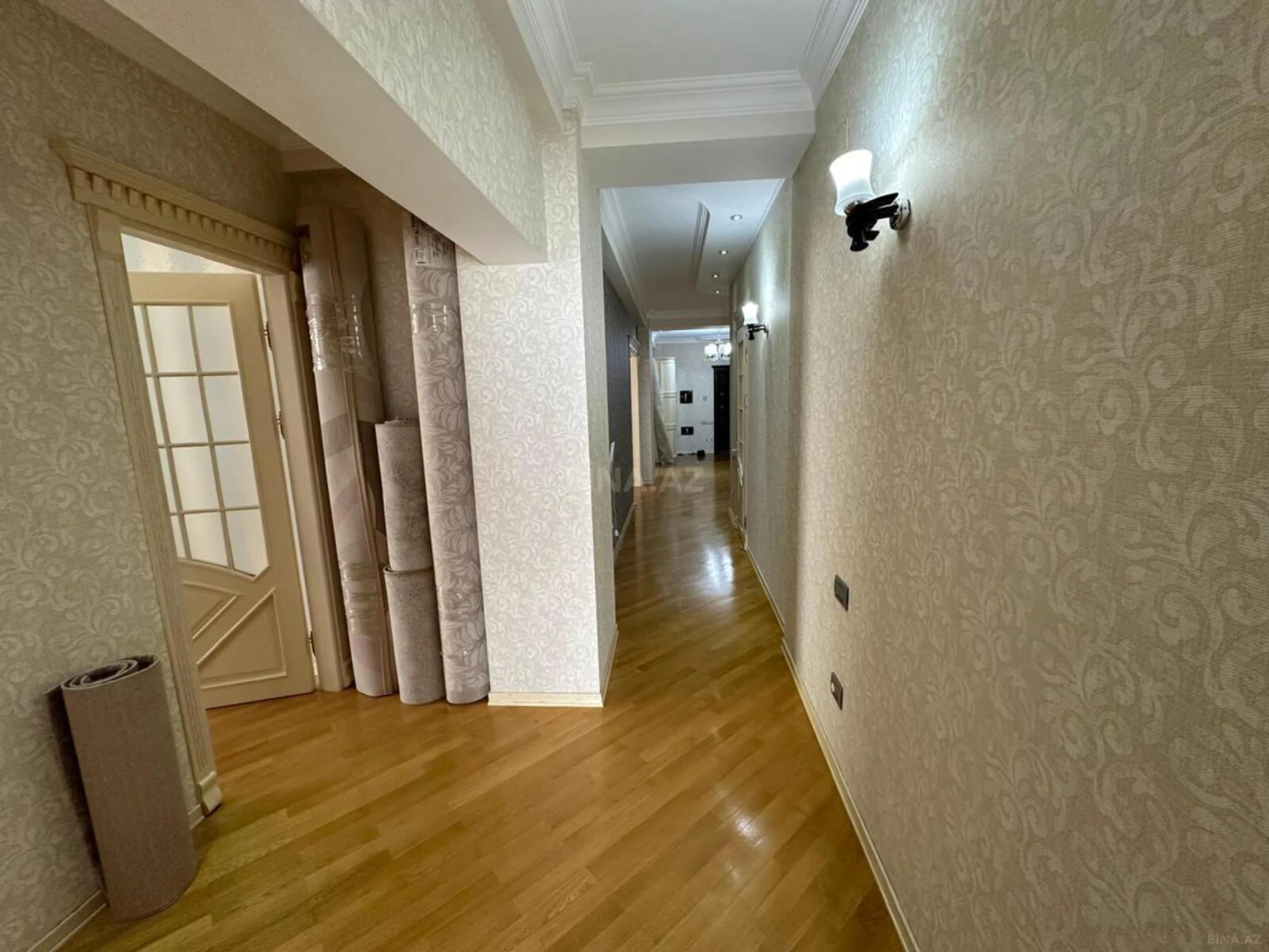 Kirayə verilir 4 otaqlı mənzil 195 m²