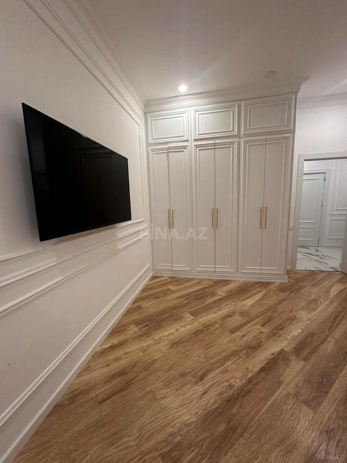 Satılır 2 otaqlı mənzil 82 m²