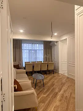 Satılır 2 otaqlı mənzil 82 m²