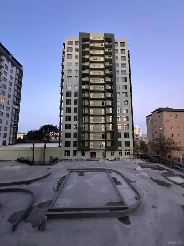 Satılır 2 otaqlı mənzil 82 m²
