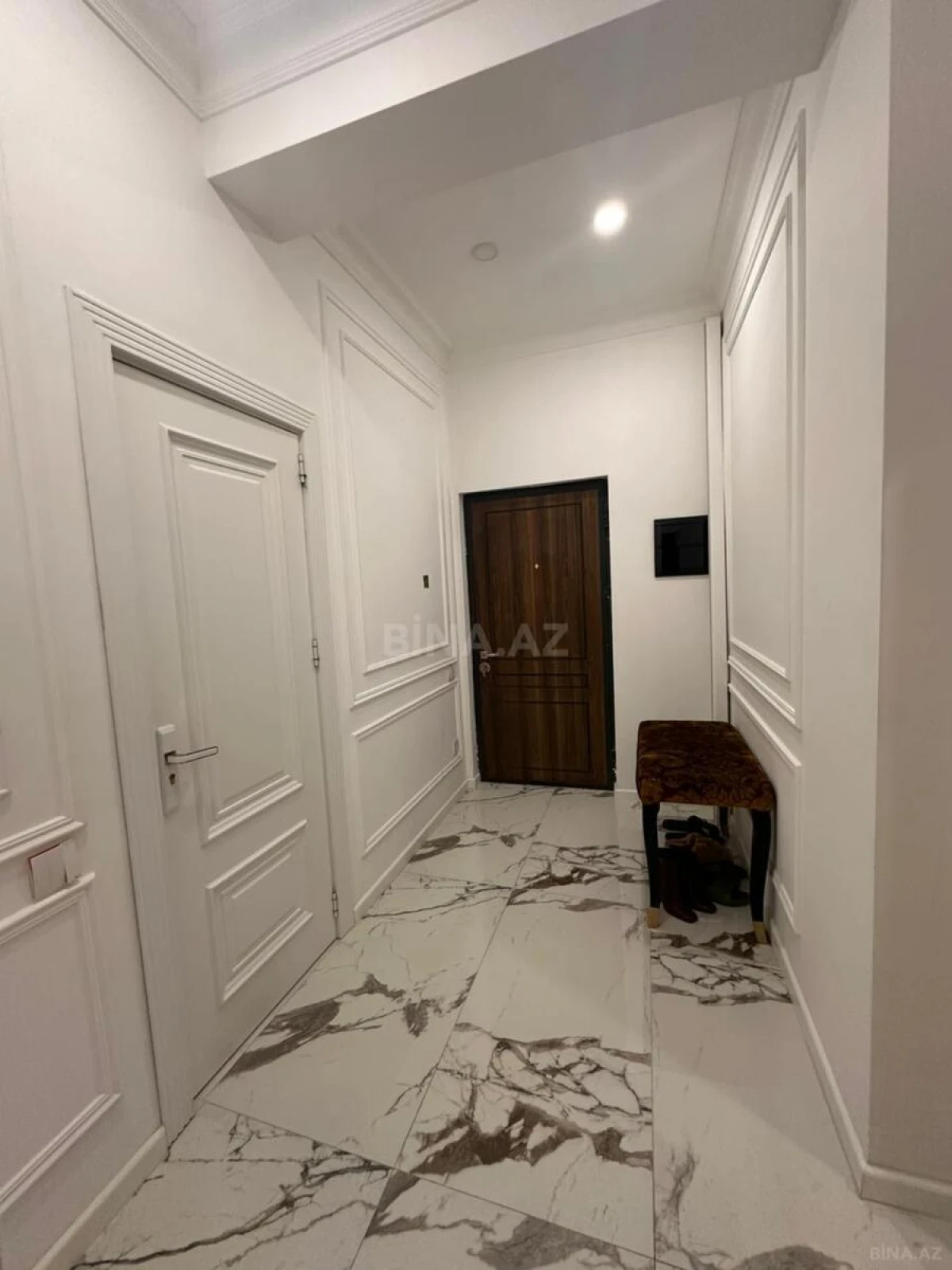 Satılır 2 otaqlı mənzil 82 m²