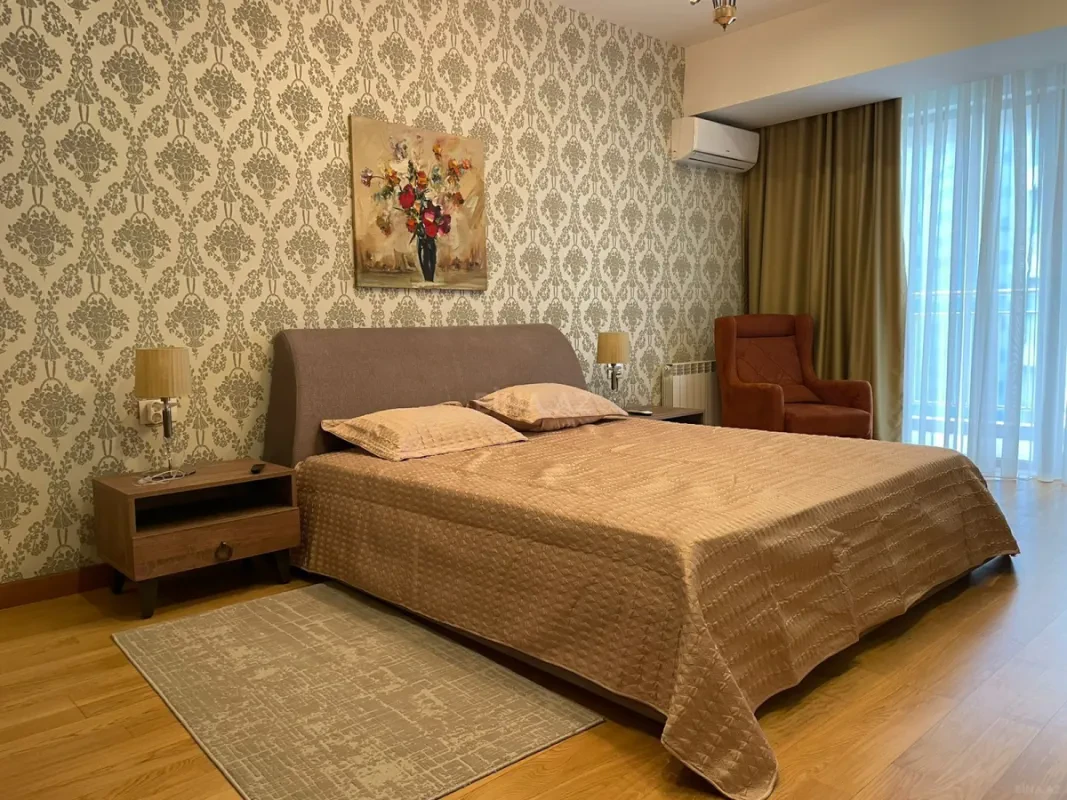Kirayə verilir 3 otaqlı mənzil 191 m²