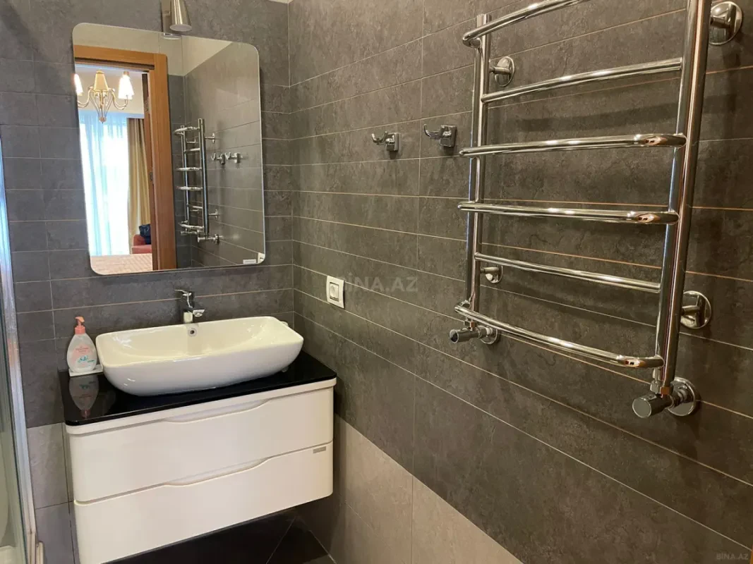 Kirayə verilir 3 otaqlı mənzil 191 m²