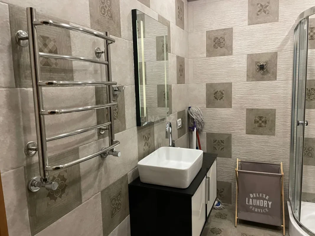 Kirayə verilir 3 otaqlı mənzil 191 m²