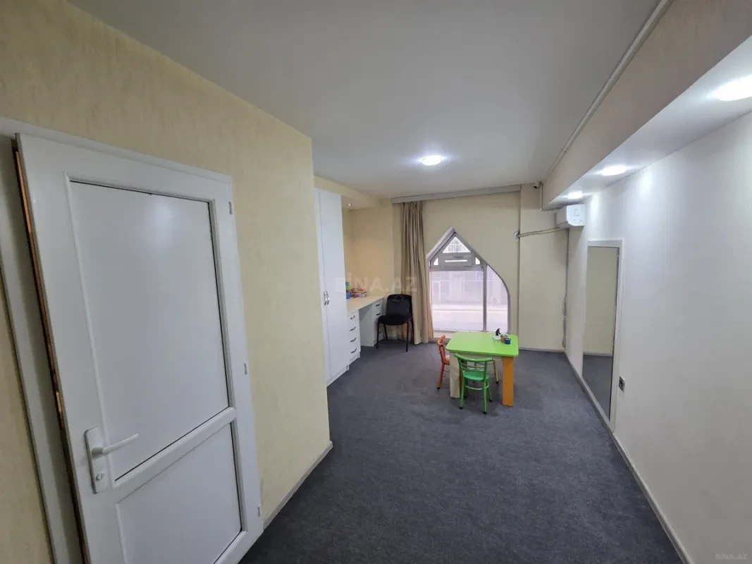 Satılır obyekt 175 m²