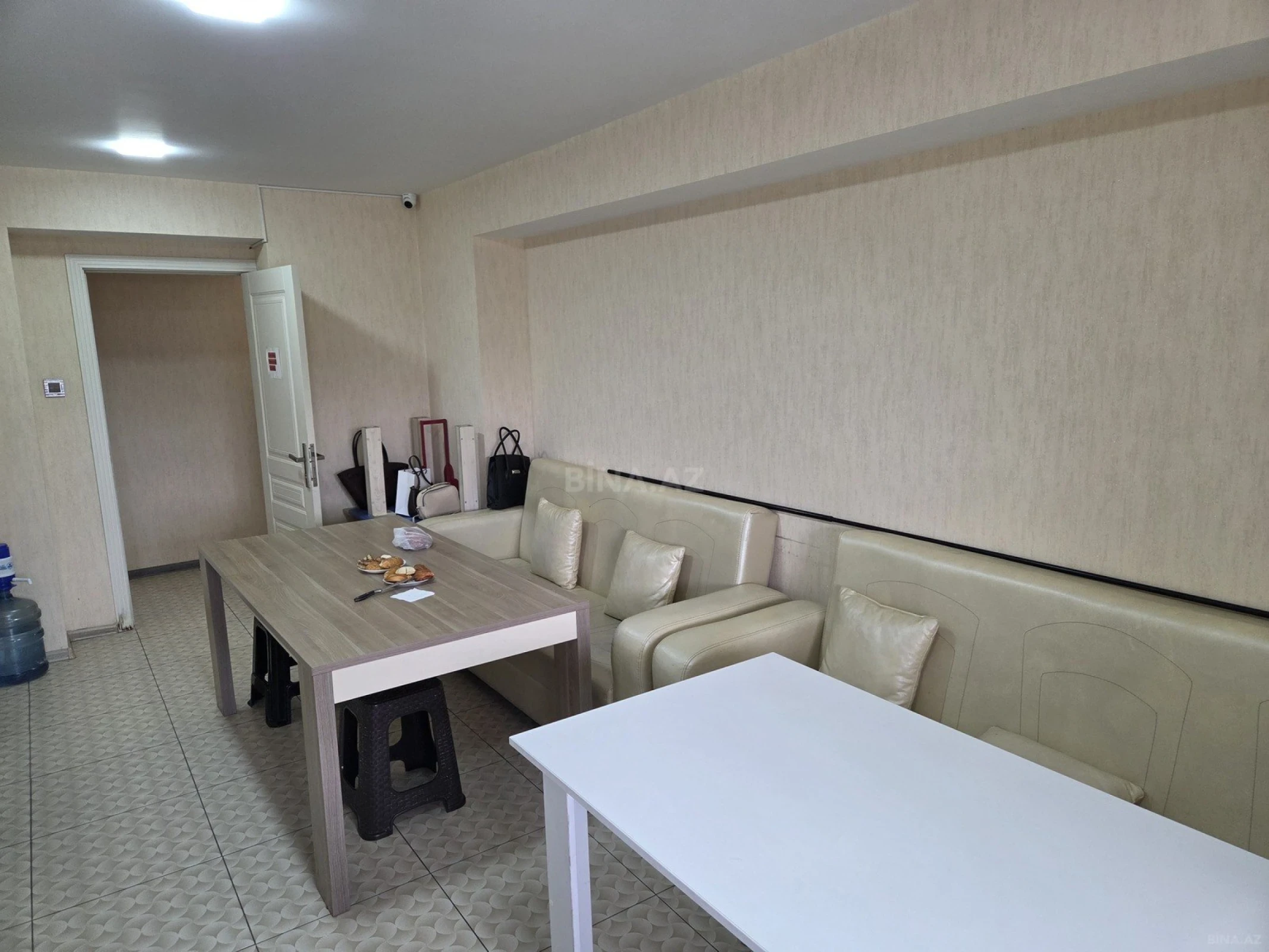 Satılır obyekt 175 m²