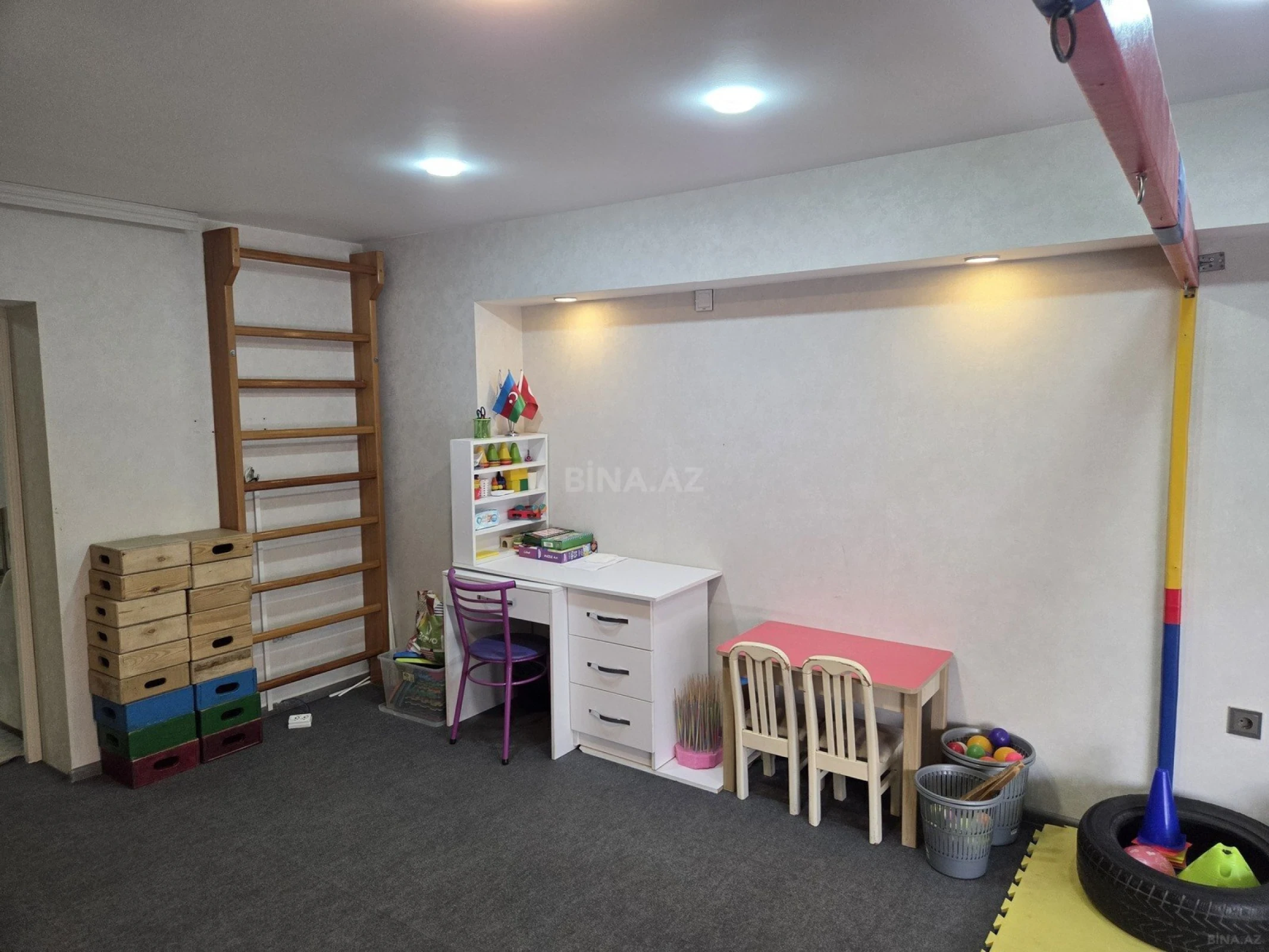 Satılır obyekt 175 m²