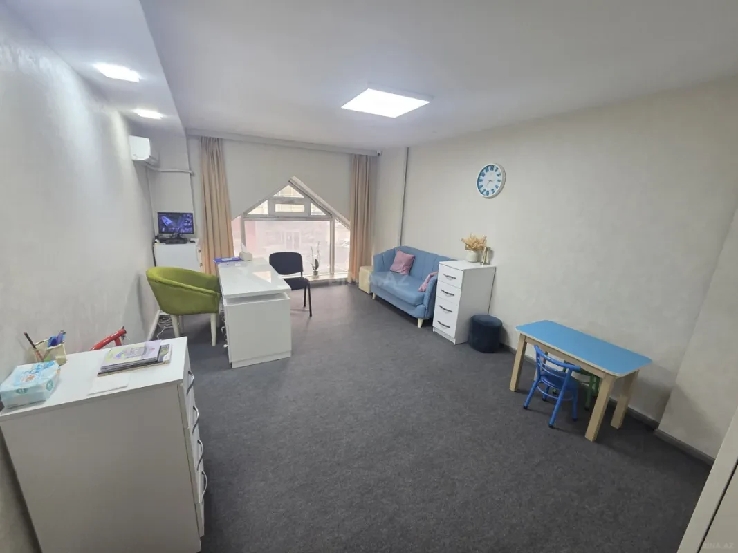 Satılır obyekt 175 m²