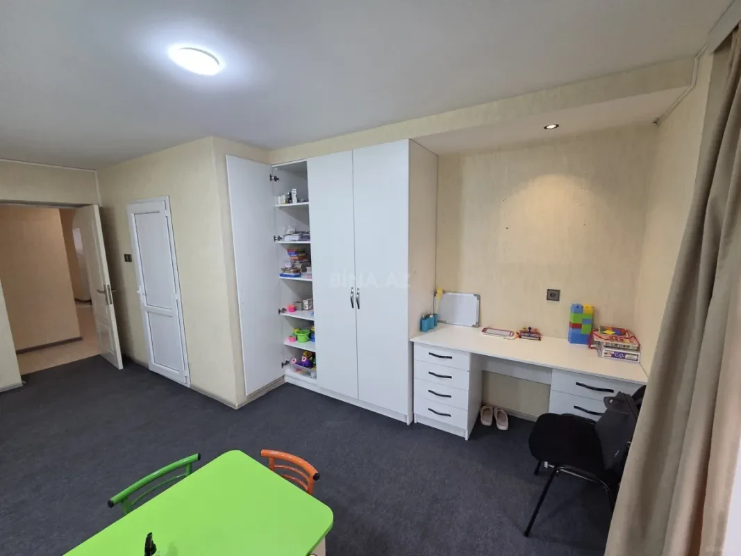 Satılır obyekt 175 m²