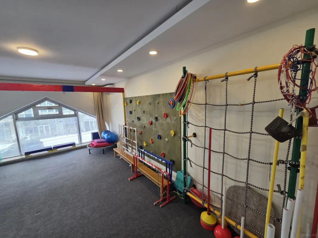Satılır obyekt 175 m²