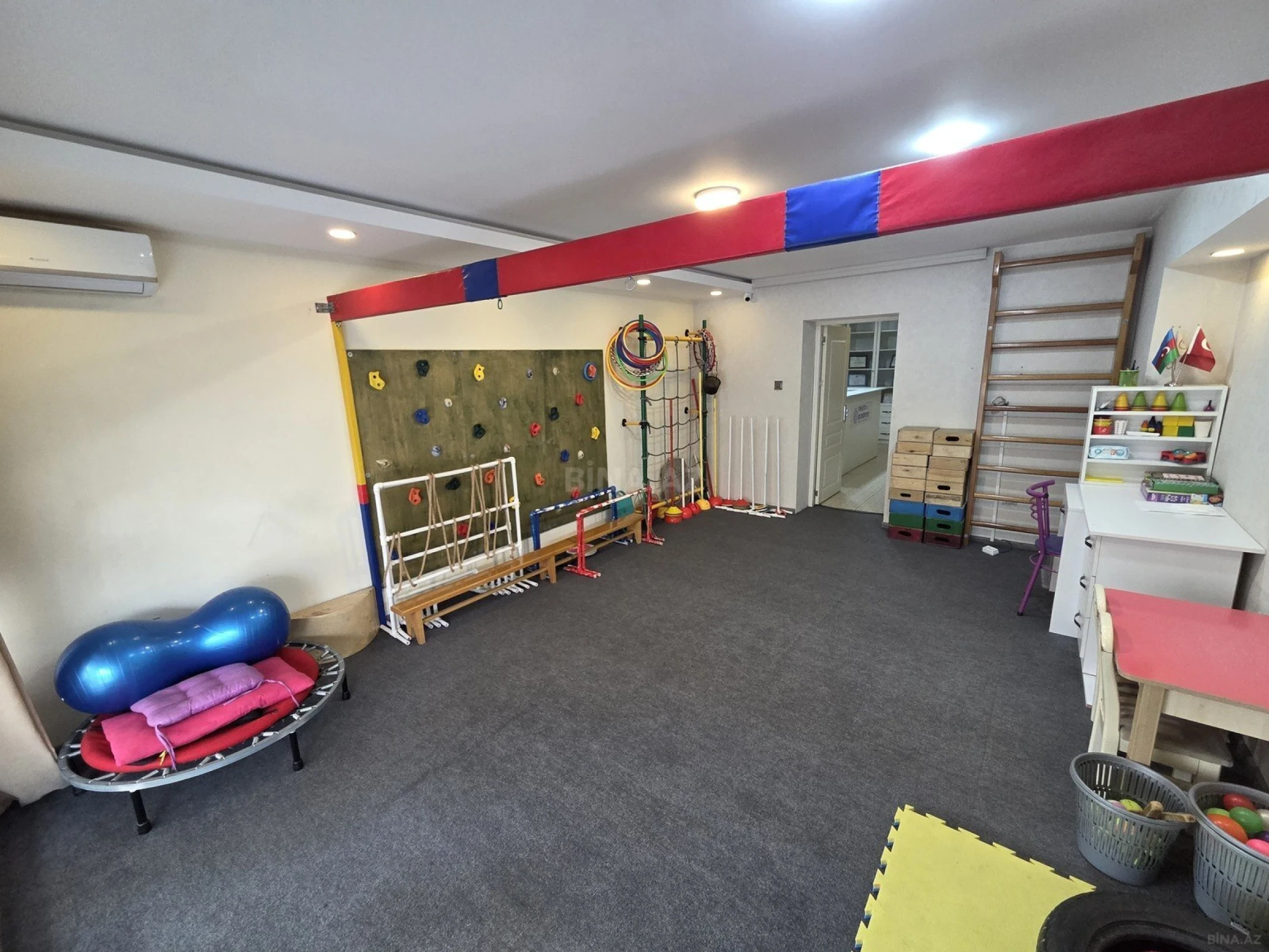 Satılır obyekt 175 m²